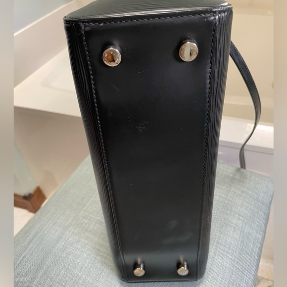 Louis Vuitton Epi - Picture 8 of 8